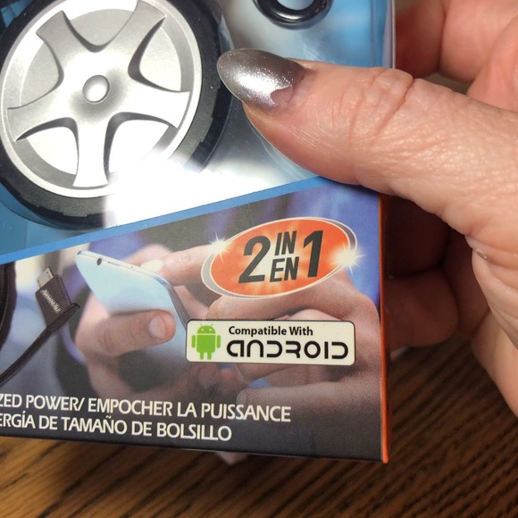 ArmorAll micro USB keychain battery bank with carabiner pocket sized power bank - Picture 2 of 7